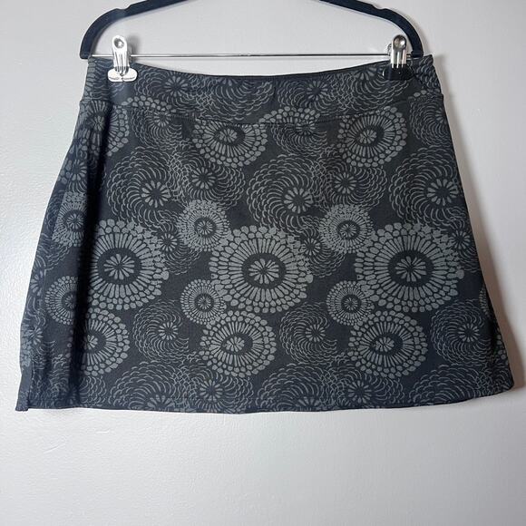 Tranquility by Colorado Clothing Black Gray Skort L Built-In Shorts Activewear - Picture 1 of 6
